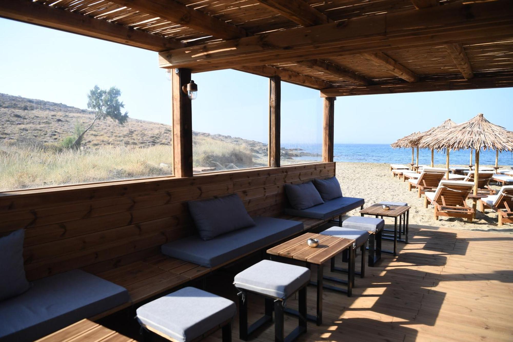 Nostos Beachfront Apartments & Studios Агиос-Иоаннис Экстерьер фото