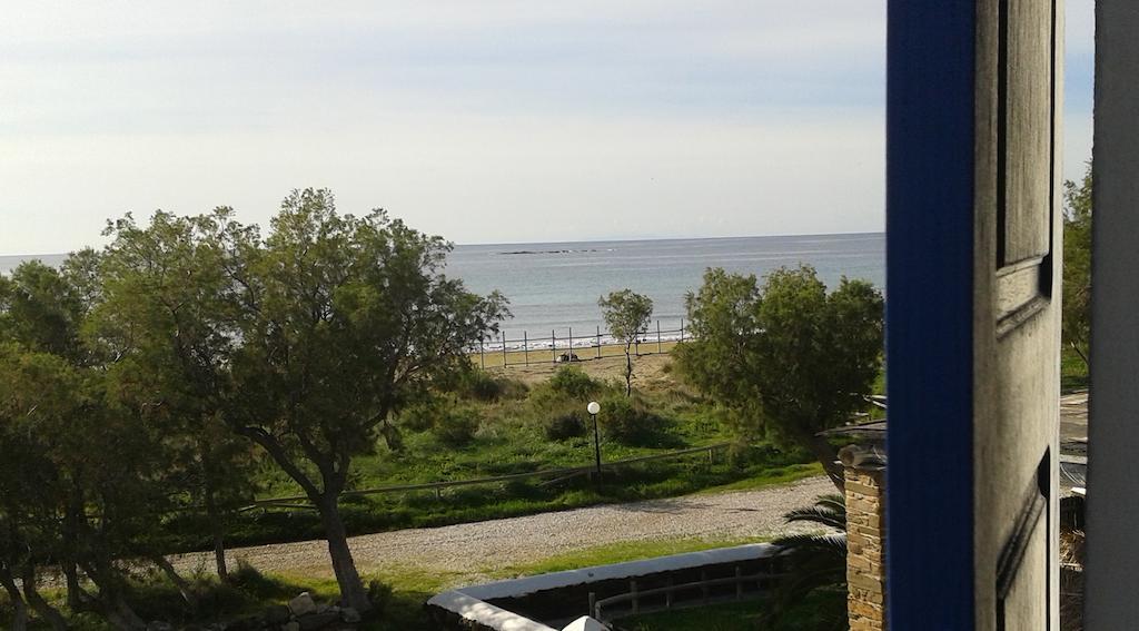 Nostos Beachfront Apartments & Studios Агиос-Иоаннис Экстерьер фото