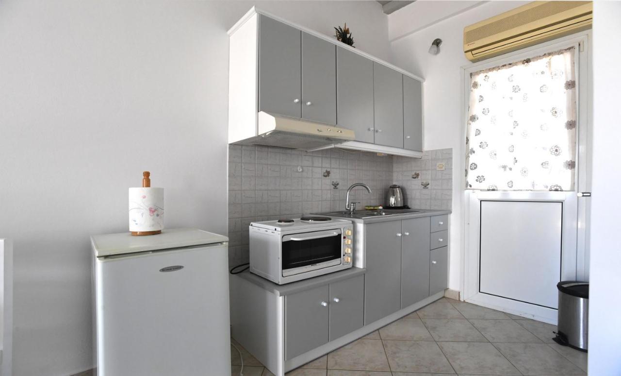 Nostos Beachfront Apartments & Studios Агиос-Иоаннис Экстерьер фото